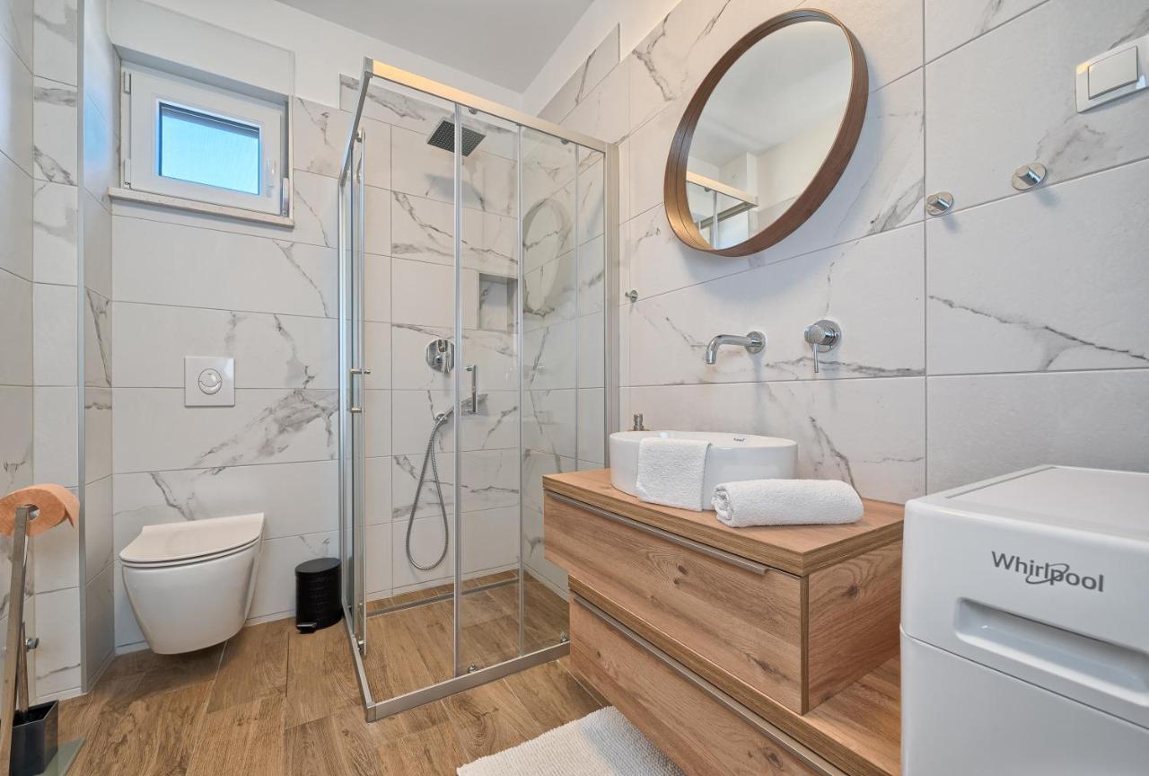 Apartment 4 Friends Apartment Sanja สลาทิเน ภายนอก รูปภาพ